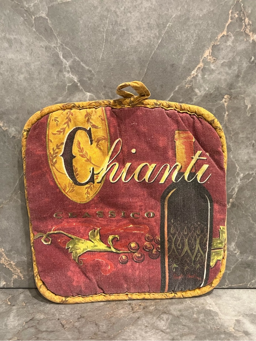 $2/ Chianti Wine Themed Vintage Potholder